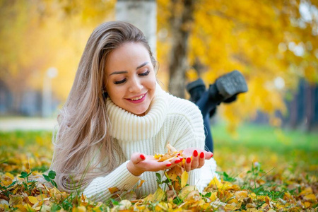 春天 公园 美女 自然 闲暇 白种人 幸福 可爱的 女人