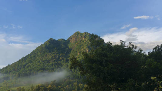 极端 美丽的 徒步旅行 季节 运动 山谷 冬天 天空 全景图