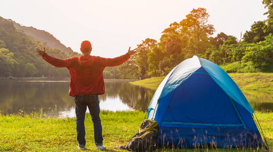 帐篷 自然 冒险 营地 男人 旅行者 齿轮 夏天 假日 闲暇