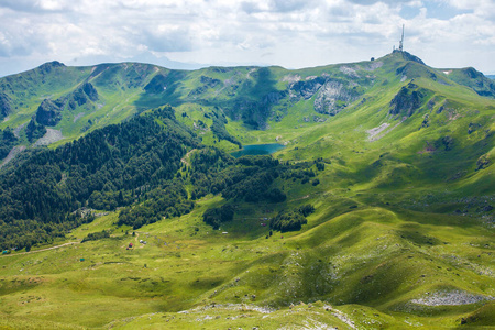 天空 旅游业 阳光 草地 公园 小径 风景 黑山 生态学