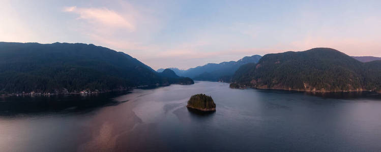 舒适的海湾，深海湾和印度臂的美丽空中全景