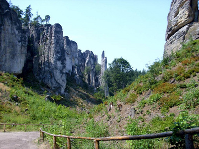 岩石 小山 高的 徒步旅行 天空 风景 全景图 山谷 森林