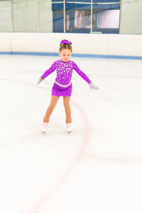 可爱的 溜冰鞋 训练 冬天 可爱极了 练习 白种人 女孩
