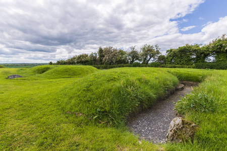 爱尔兰博恩谷新石器时代墓穴图片