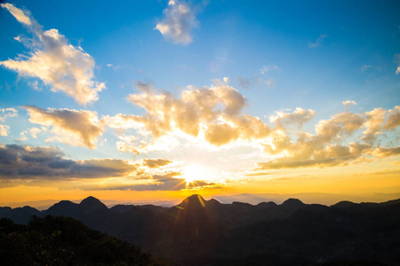 夏天 森林 黄昏 风景 傍晚 环境 植物 土地 安康 春天