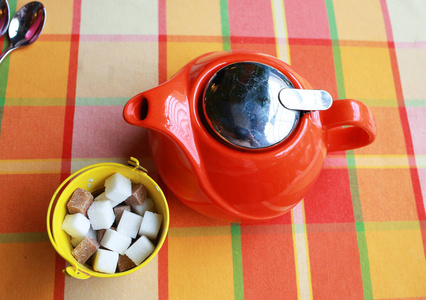 水壶 茶壶 陶瓷 厨房 瓷器 桌子 手柄 杯子 热的 浇水