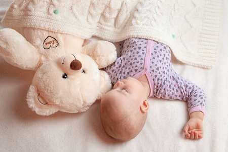 漂亮的 幸福 宝贝 说谎 新生儿 枕头 小孩 可爱极了 休息