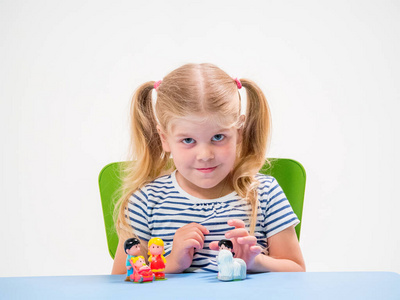 家庭 玩具 微笑 蹒跚学步的孩子 童年 宝贝 颜色 教育