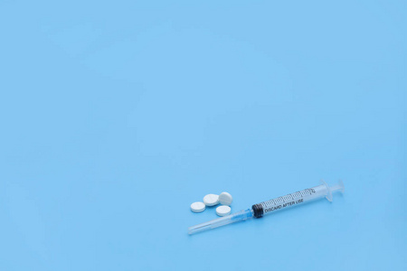 疫苗 冠状病毒 瓶子 注射器 胶囊 治愈 照顾 维生素 平板