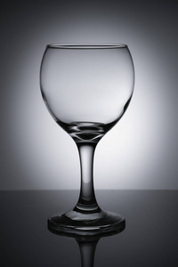 酒吧 酒厂 聚会 餐具 反射 液体 纯洁 透明的 玻璃 晶体