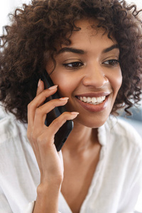手机 微笑 呼叫 非洲 美女 信心 成人 细胞 办公室 技术
