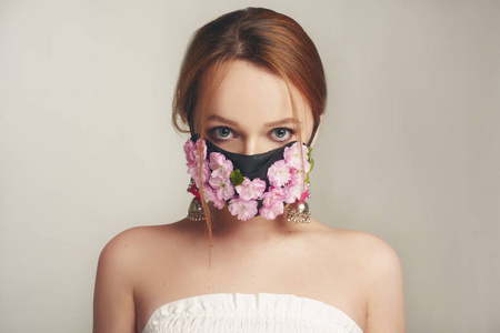冠状病毒 保护 花粉 光晕 女孩 感染 流感 开花 美丽的