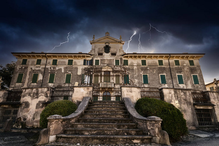 房子 宫殿 天空 恐怖 建筑学 神秘的 庄园 万圣节 雷雨