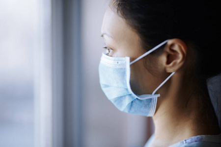 女人 空气污染 在室内 停留 危险 封锁 医疗保健 感染