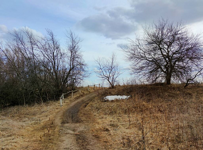 天空 扶手 风景 俄罗斯 岩石 自然 小山 领域 公园 春天