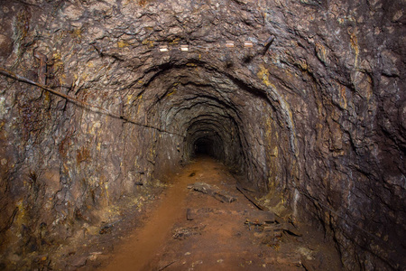 洞穴 岩石 隧道 矿石 支护 地质学 井筒 漂流 采石场