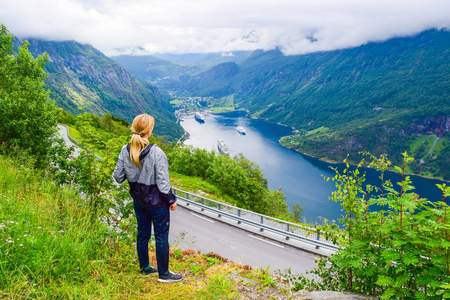 挪威语 美丽的 女孩 夏天 冒险 徒步旅行 巡航 航行 运输