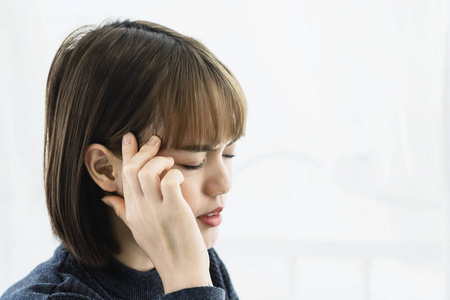 疼痛 美女 成人 头痛 耳朵 女孩 紧张 女人 流感 强调