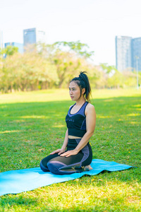 训练 夏天 成人 运动 垫子 身体 瑜伽 体位 女孩 姿势