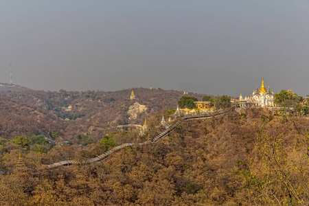 曼德勒山全景