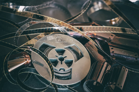 上映电影胶卷图片