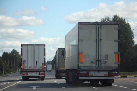 传送 卡车 运输 物流 厢式货车 货运 移动 发动机 超车