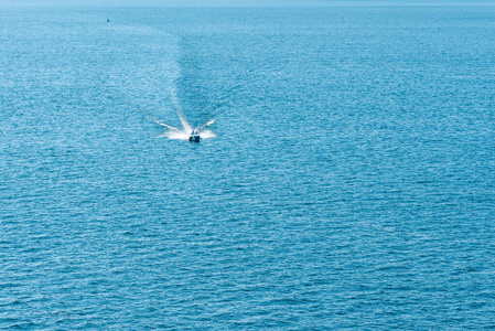 和平 海的 旅游业 快艇 自然 风景 运输 海洋 运动 美女