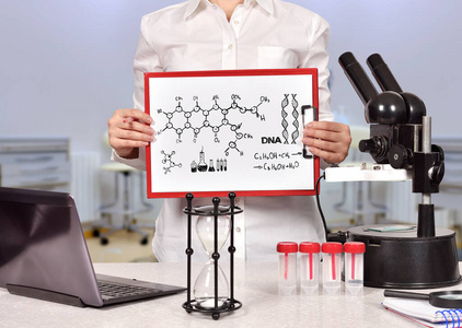 女人 化学家 科学 化学 剪贴板 生物技术 白种人 显微镜