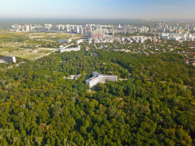 环境 郊区 城市景观 自然 森林 树叶 地区 公园 房屋