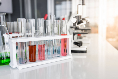 化学 玻璃 微生物学 液体 学习 科学家 行业 药物 实验室