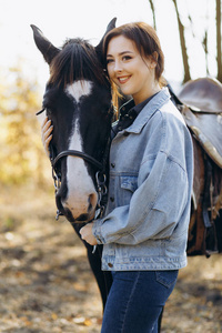 闲暇 骑手 娱乐 马背 女人 美丽的 女士 肖像 骑师 夏天