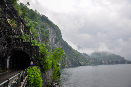 隧道 美丽的 天空 欧洲 自然 旅游业 山谷 旅行 风景