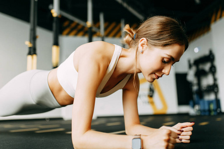 运动员 女孩 拉伸 女人 放松 努力 活动 训练 健康 能量