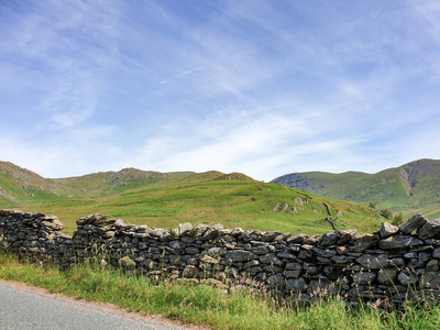 徒步旅行 阳光 场景 英国 湖地 公园 自然 美女 行走