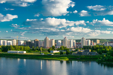 日落 欧洲 旅游业 城市 风景 天际线 反射 自然 地标