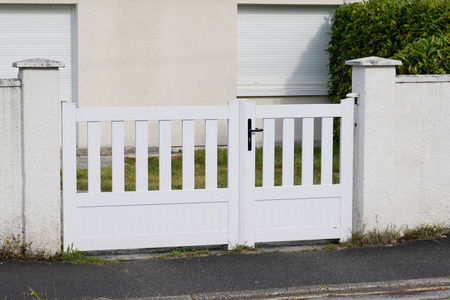 障碍 门户 城市 满的 房子 金属的 花园 栅栏 房地产