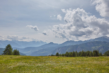 蓝天平原图片-蓝天平原素材-蓝天平原插画-摄图新视界