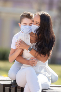 大流行 疾病 健康 帮助 家庭 保护 外部 小孩 起源 儿童