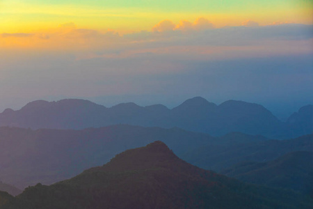 天空 山谷 旅游业 自然 夏天 国家 环境 假日 草地 颜色