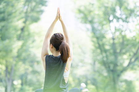 能量 运动 放松 自然 植物 健身 清爽 美女 平衡 瑜伽