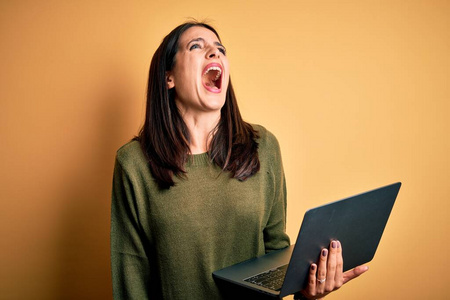 白种人 笔记本电脑 愤怒 面对 工作 在线 牙齿 挫败感