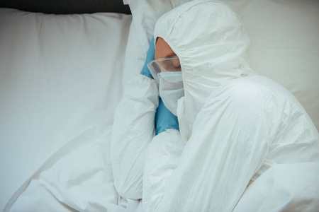 新型冠状病毒 病毒 睡觉 流行病 成人 说谎 流感 医疗保健