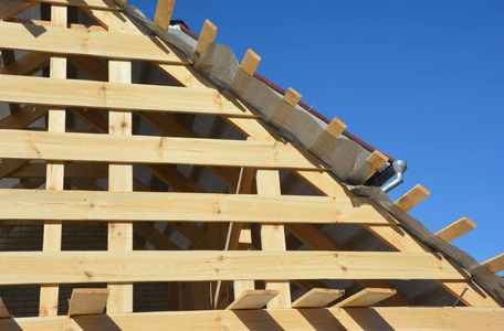 董事会 天空 网站 木材 屋顶 外部 支撑 建筑 住房 建设