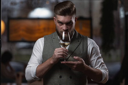  Sommelier guy with a glass 