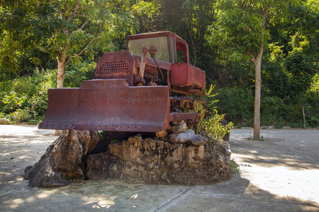 农场 权力 车辆 金属 行业 重的 简单 过去的 古董 拖拉机