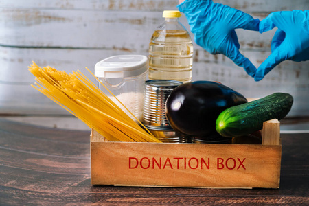 准备 必需品 福利 在一起 商店 志愿服务 食物 慈善 帮助