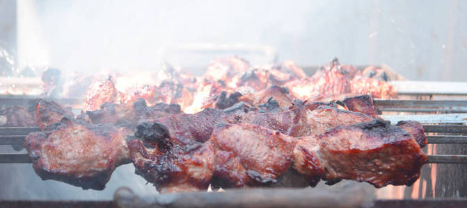 木炭 热的 牛肉 猪肉 晚餐 烤的 蔬菜 美味的 扦子 美食家