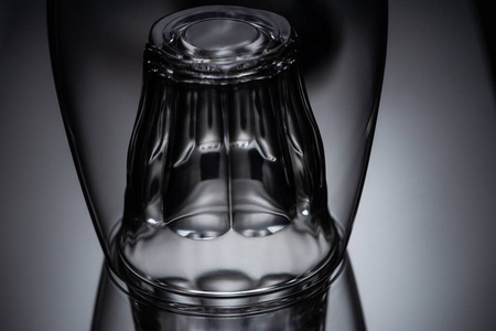 空的 黑暗 透明的 玻璃杯 复制空间 玻璃器皿 纹理