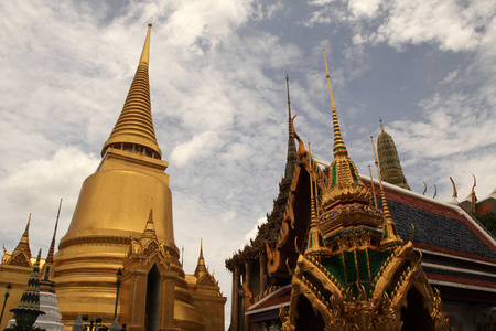泰语 雕像 圣地 傍晚 城市 城市景观 旅游业 佛教 佛教徒
