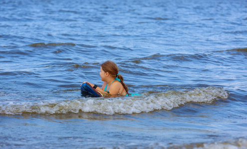 闲暇 海滩 求助 娱乐 季节 游泳 在一起 旅行 假日 泳衣